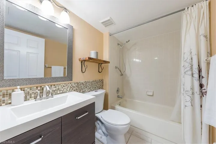 230  Timber Lake  CIR, Naples, FL 34104