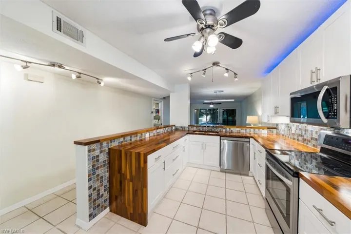 230  Timber Lake  CIR, Naples, FL 34104