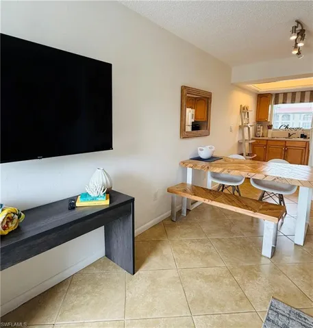 3250  10th N ST, Naples, FL 34103