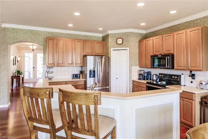 7859  Berkshire Pines  DR, Naples, FL 34104