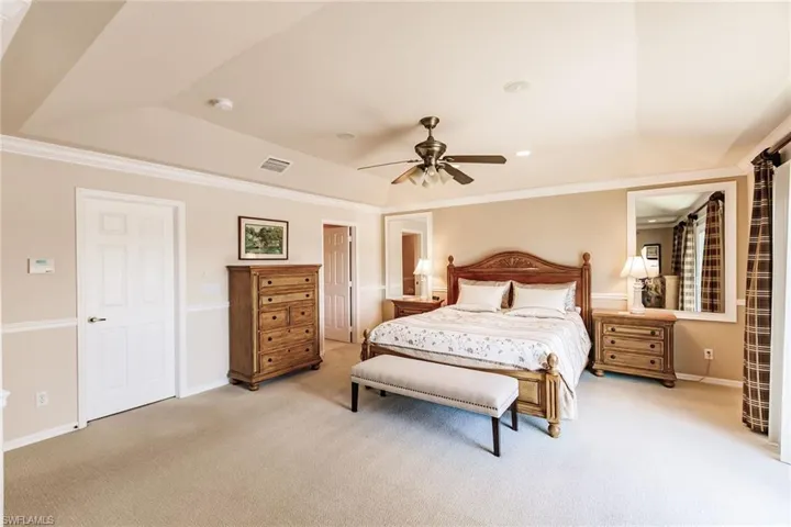 7859  Berkshire Pines  DR, Naples, FL 34104