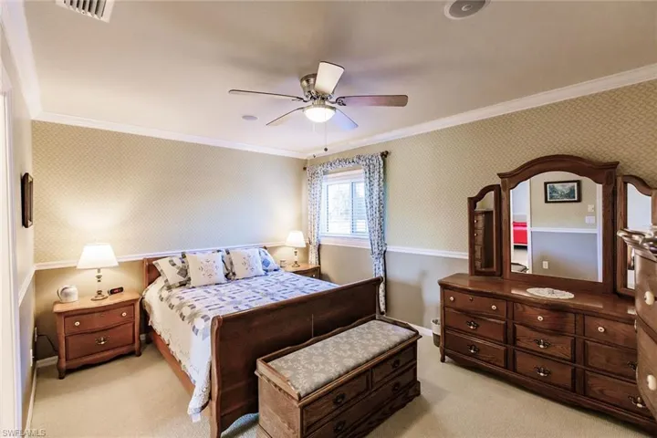 7859  Berkshire Pines  DR, Naples, FL 34104
