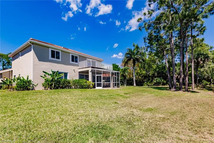 7859  Berkshire Pines  DR, Naples, FL 34104