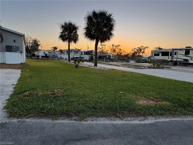 View of yard with a residential view