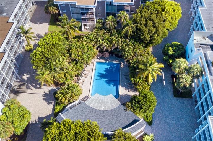 Island-Club-Pool-Pre-Ian