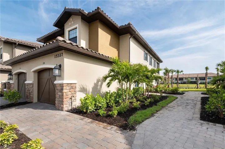 15327  Lucerna  ST, Naples, FL 34114