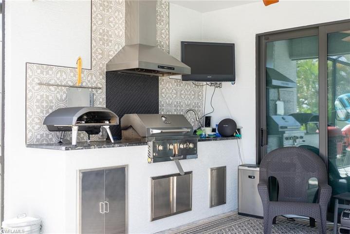 1049 SE 23rd AVE, CAPE CORAL FL 33990
