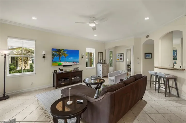 2621  ESTRELLA  CT, Naples, FL 34109