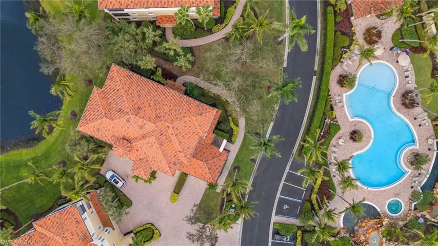 2621  ESTRELLA  CT, Naples, FL 34109