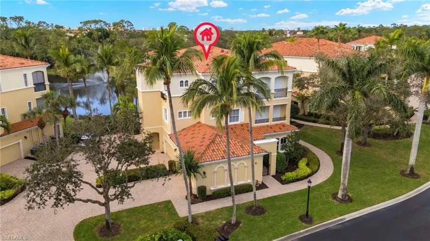 2621  ESTRELLA  CT, Naples, FL 34109
