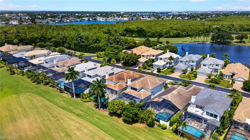 3852 Clipper Cove Dr, Naples, Florida 34112