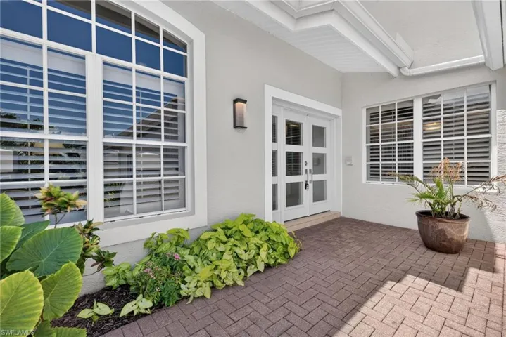 3852 Clipper Cove Dr, Naples, Florida 34112