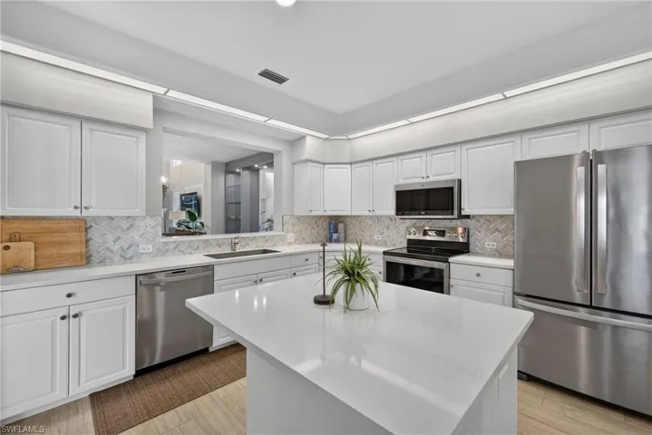 3852 Clipper Cove Dr, Naples, Florida 34112