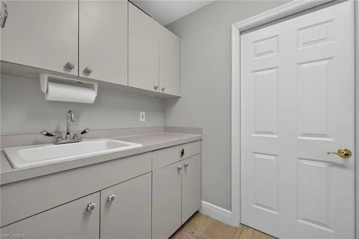 3852 Clipper Cove Dr, Naples, Florida 34112