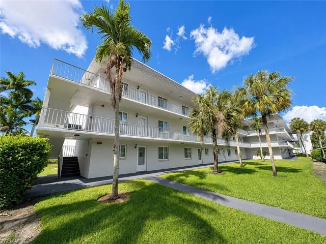 5515 Rattlesnake Hamm Rd 302, Naples, Florida 34113