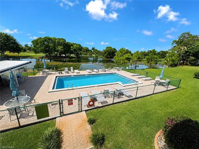 5515 Rattlesnake Hamm Rd 302, Naples, Florida 34113