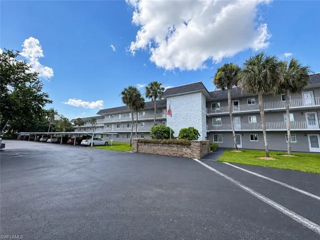 5515 Rattlesnake Hamm Rd 302, Naples, Florida 34113