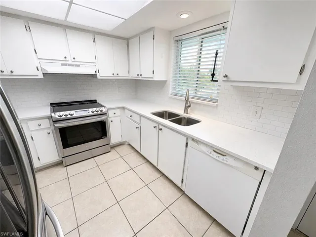 5515 Rattlesnake Hamm Rd 302, Naples, Florida 34113