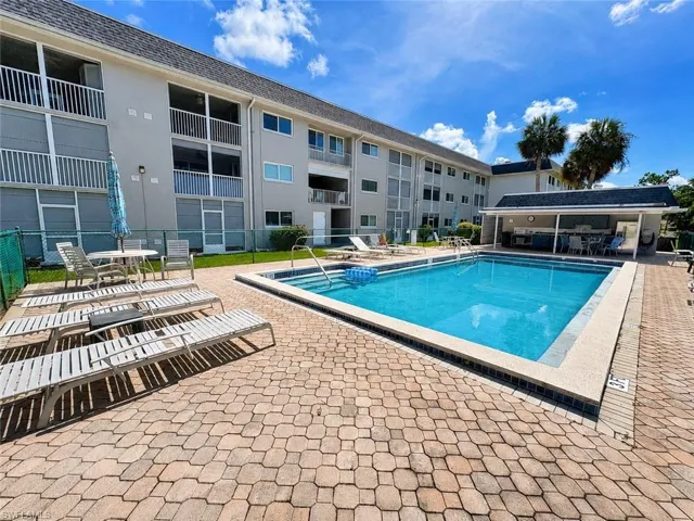 5515 Rattlesnake Hamm Rd 302, Naples, Florida 34113
