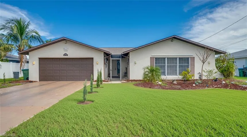 Welcome Home! 2243 Everest Pkwy. Cape Coral, FL 33904