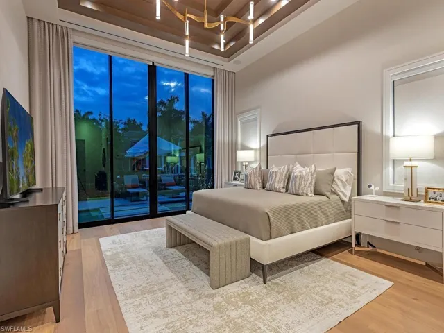 425 15th Ave S, Naples, Florida 34102