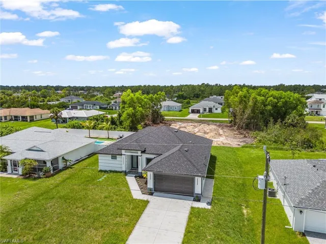 2813  24th W ST, Lehigh Acres, FL 33971