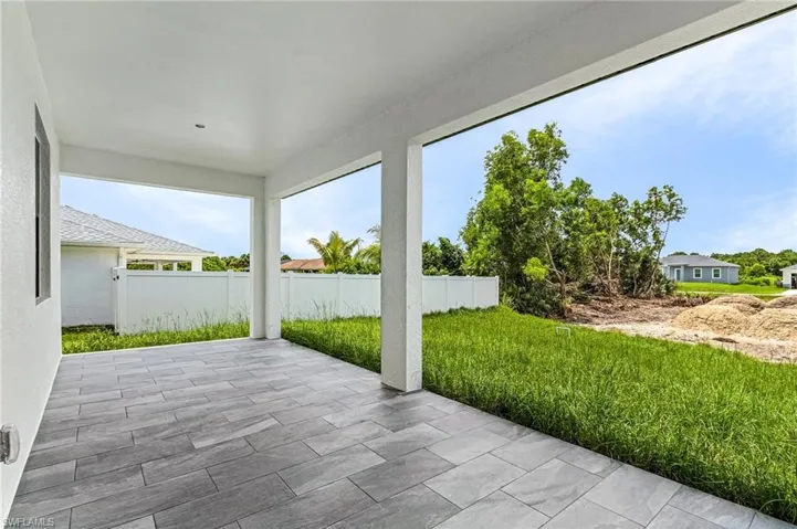 2813  24th W ST, Lehigh Acres, FL 33971