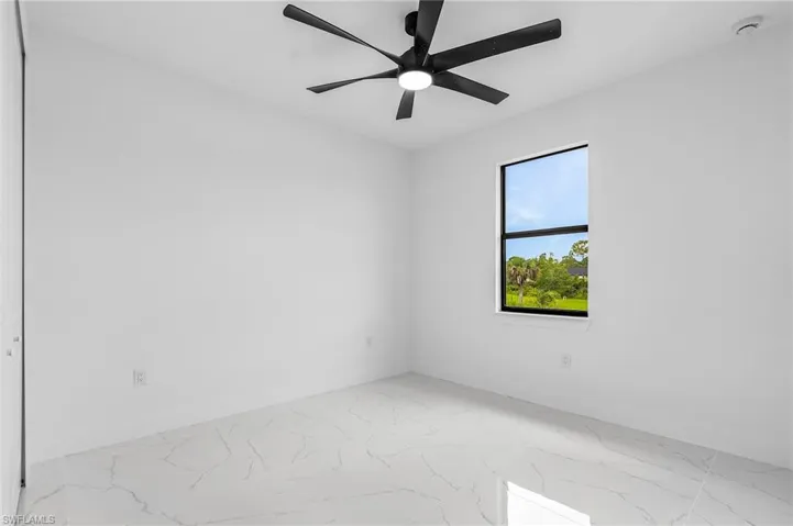 2813  24th W ST, Lehigh Acres, FL 33971