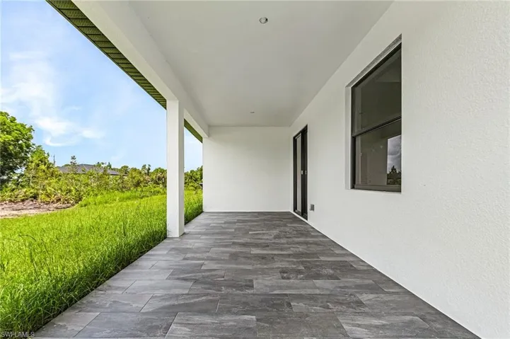 2813  24th W ST, Lehigh Acres, FL 33971