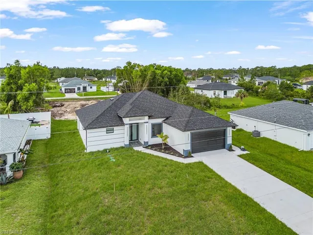 2813  24th W ST, Lehigh Acres, FL 33971
