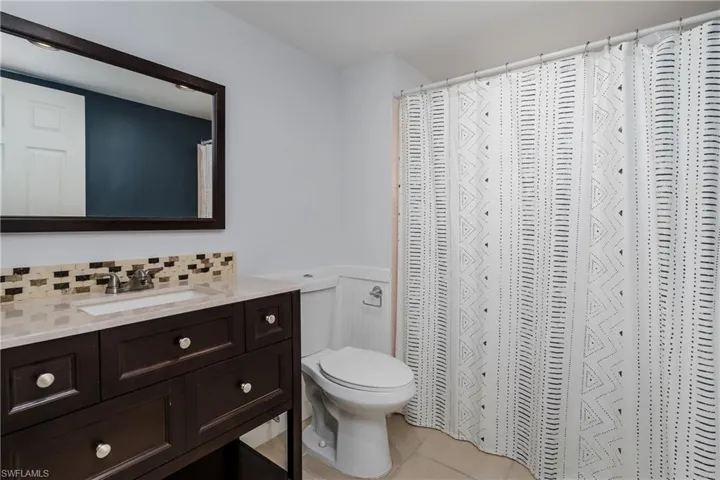 180  Cypress E WAY, Naples, FL 34110