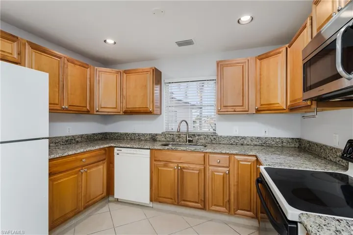 180  Cypress E WAY, Naples, FL 34110