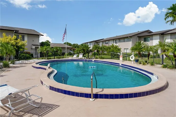 180  Cypress E WAY, Naples, FL 34110