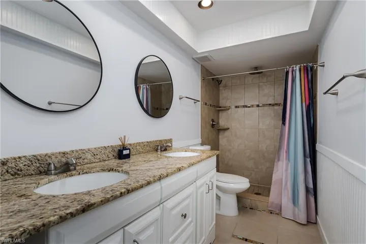 180  Cypress E WAY, Naples, FL 34110