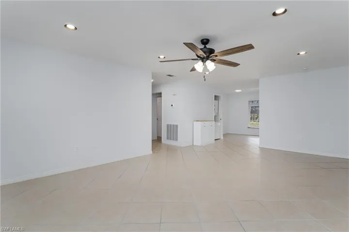 180  Cypress E WAY, Naples, FL 34110