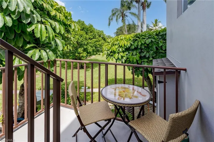 180  Cypress E WAY, Naples, FL 34110
