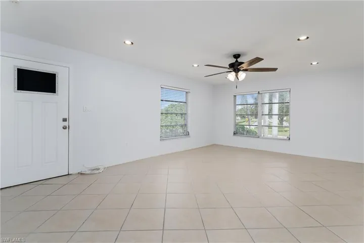 180  Cypress E WAY, Naples, FL 34110