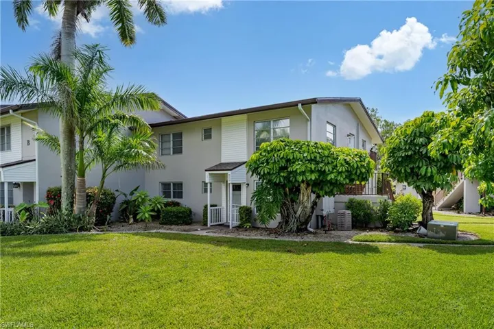 180  Cypress E WAY, Naples, FL 34110