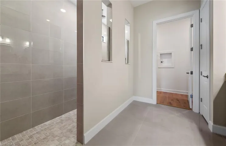 1950  Don Benito  WAY, Naples, FL 34120