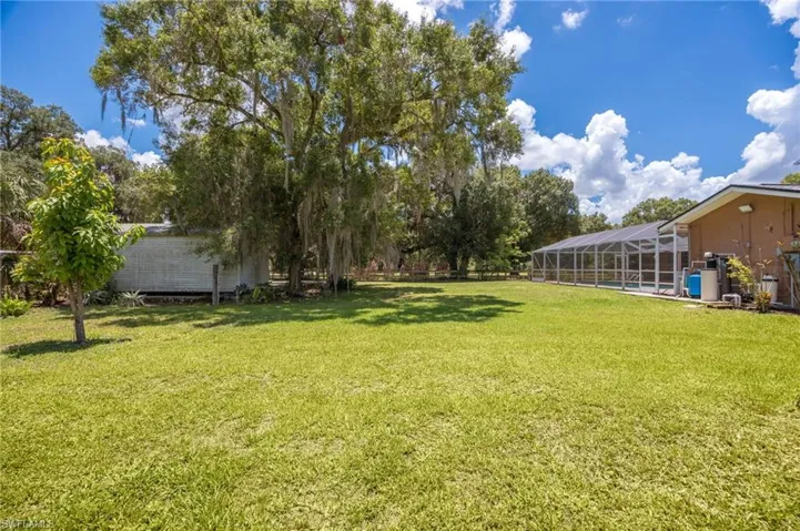 22031 Edwards Dr, Alva, Florida 33920