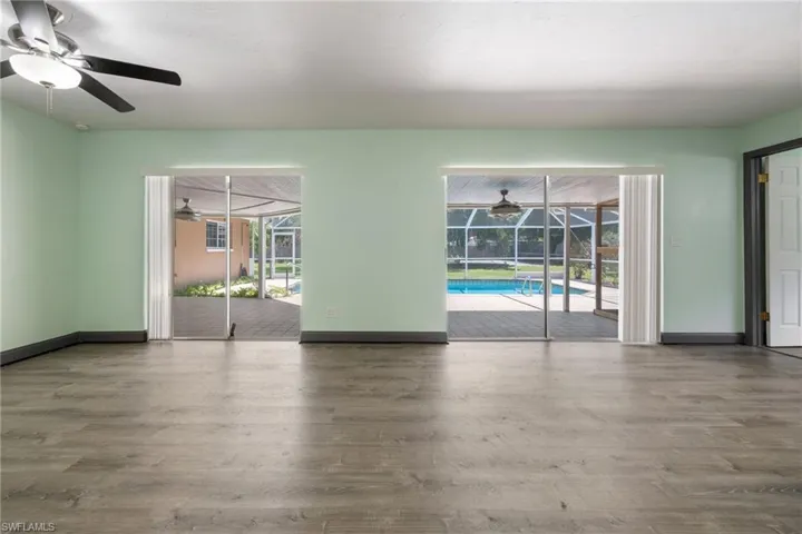 22031  Edwards  DR, Alva, FL 33920