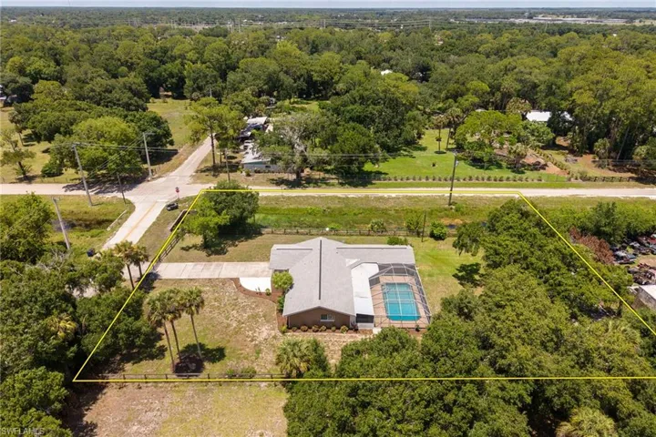 22031  Edwards  DR, Alva, FL 33920
