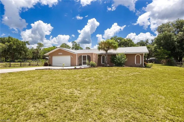 22031  Edwards  DR, Alva, FL 33920