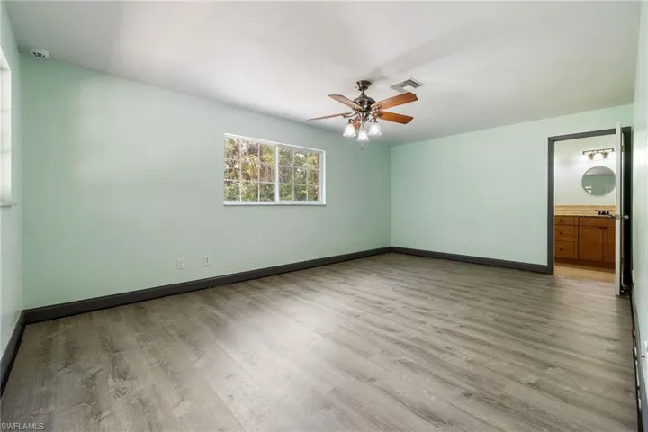 22031  Edwards  DR, Alva, FL 33920