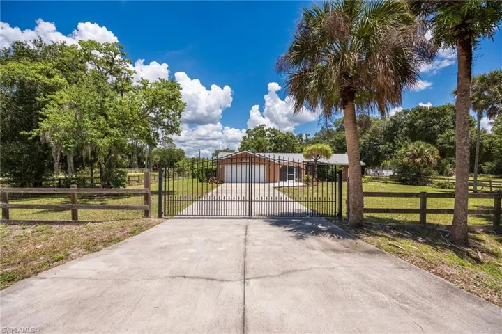 22031 Edwards Dr, Alva, Florida 33920