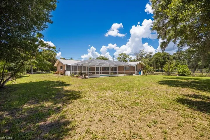 22031  Edwards  DR, Alva, FL 33920