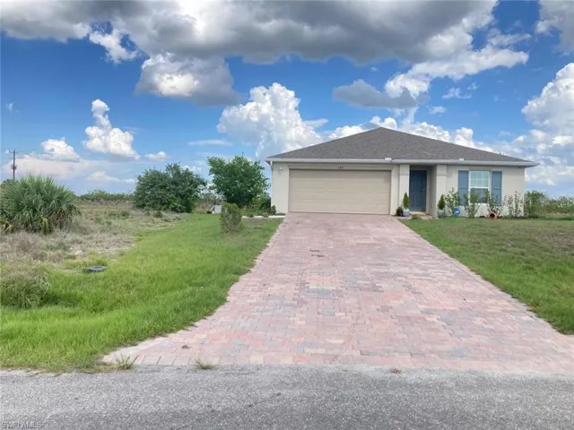 142  Plantation  DR, Labelle, FL 33935
