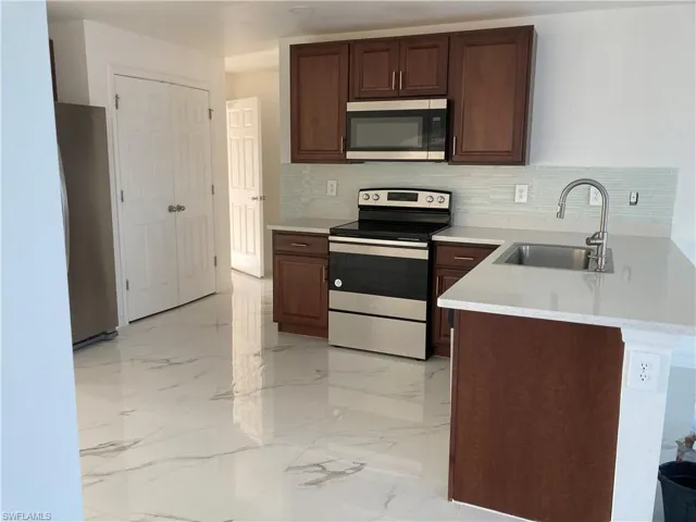 142  Plantation  DR, Labelle, FL 33935