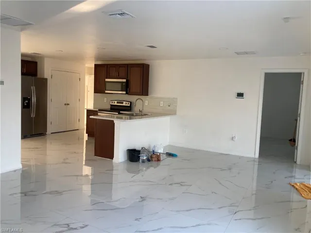 142  Plantation  DR, Labelle, FL 33935
