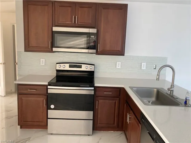 142  Plantation  DR, Labelle, FL 33935